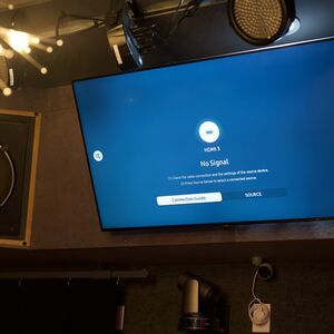 Samsung 50″ TU8000 4K TV (live room)