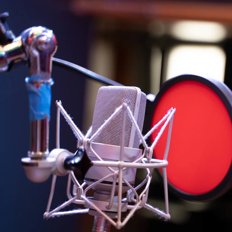 Condenser mic with red pop filter